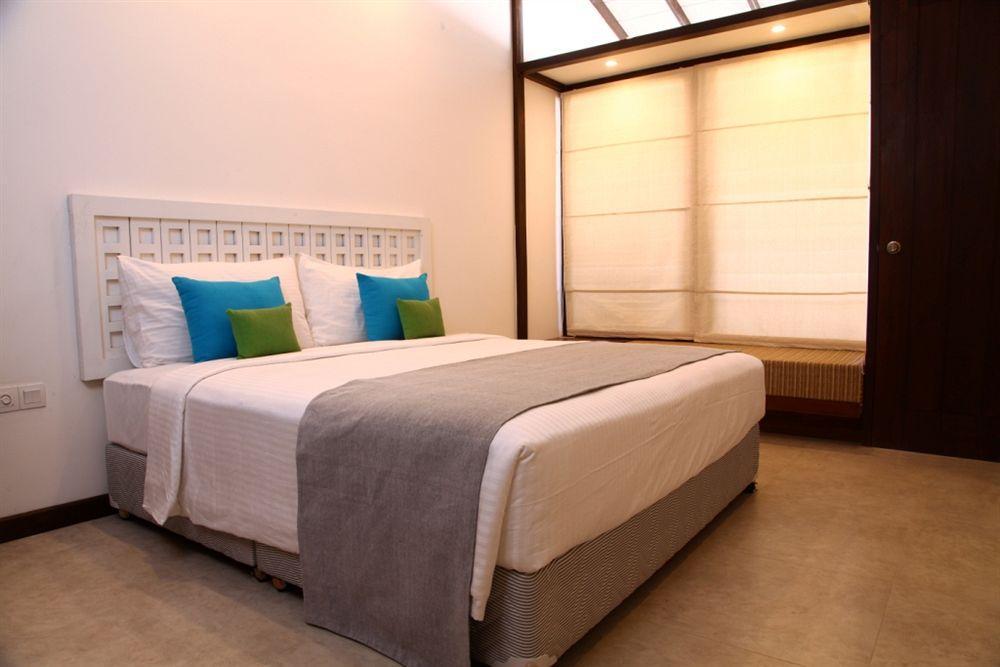 Blue Oceanic Beach Hotel Негомбо Екстериор снимка